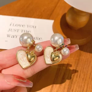 UNI-12135 - Pearl Heart - Earring